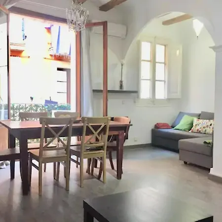 Romantic 19th Century Apartamento Barcelona